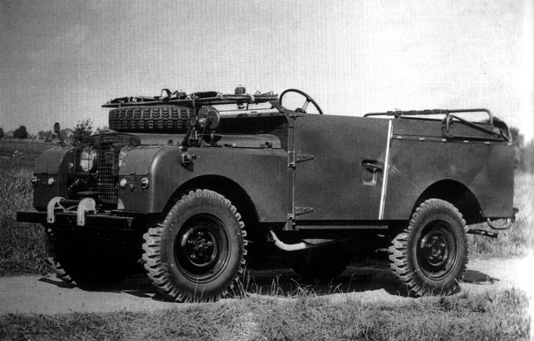 Tempo Land Rover, historische Schwarzweißaufnahme