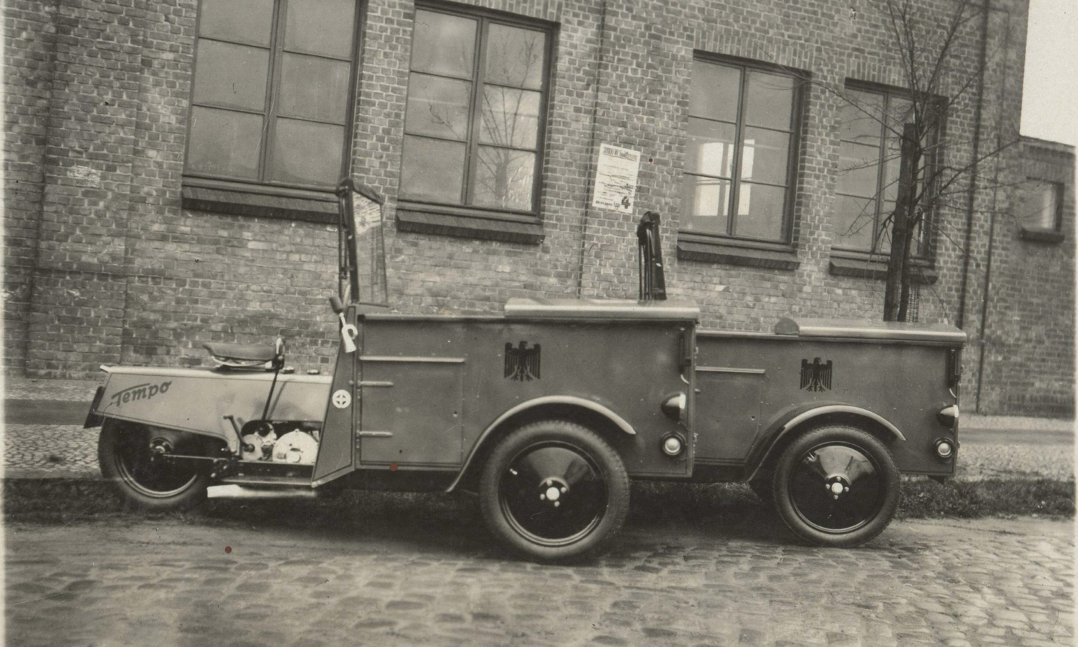 Historisches Foto eines Tempo T10 in Reichspost-Ausführung
